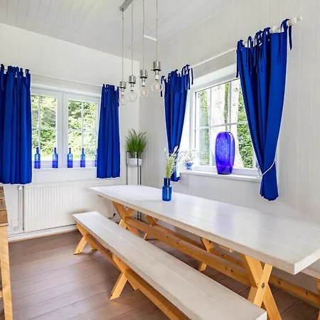 Maison A La Mer, Avec Grand Jardin Et Terrain De Petanque Koksijde