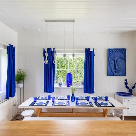 Maison A La Mer, Avec Grand Jardin Et Terrain De Petanque